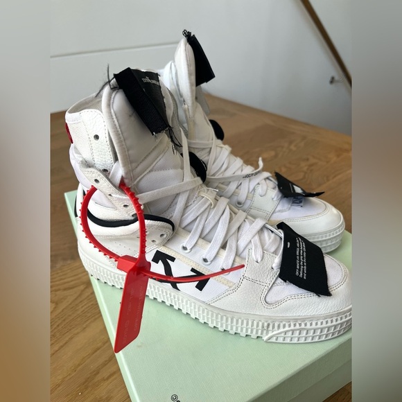 OFF-White Off-Court High White Sneakers - Picture 5 of 14